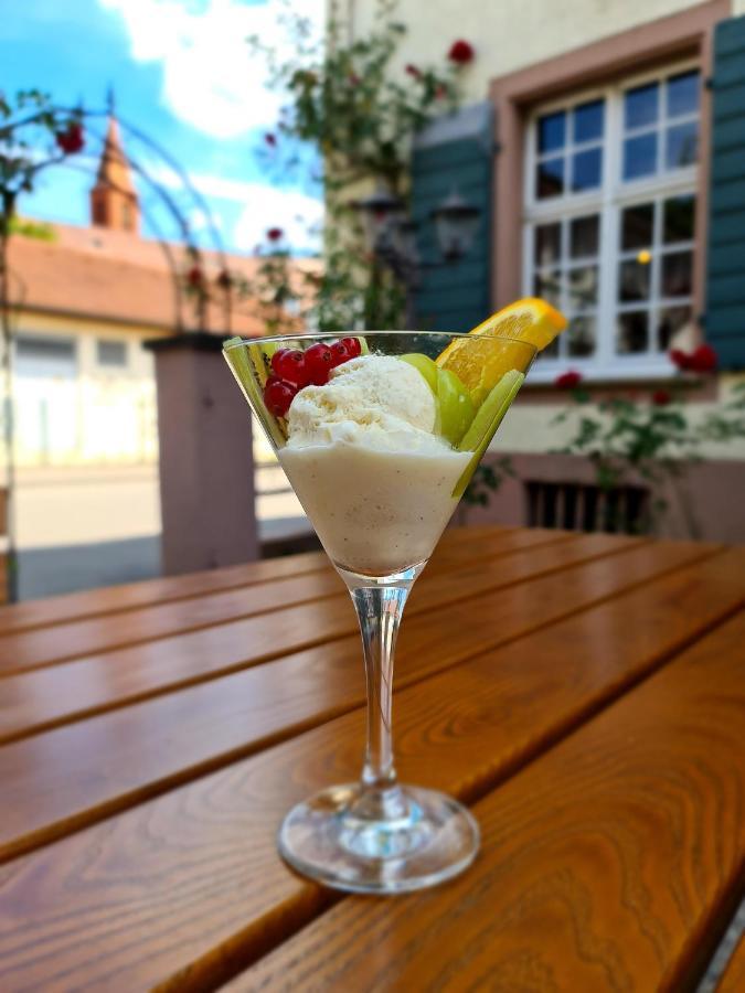 Hotel Gasthaus Schuetzen Freiburg im Breisgau Ngoại thất bức ảnh